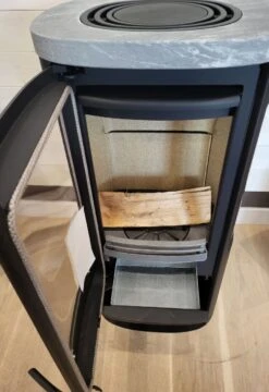 Contura 856T Style Ausstellungsstück -Brunner Verkaufsgeschäft Contura 856T Style schwarz Speckstein FDAAV639014 0324 s3 1280x1280