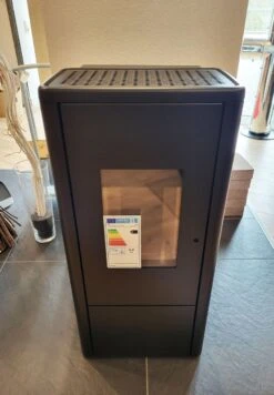 Rika Livo Pelletofen Ausstellungsstück 8 Rika Livo Pelletofen Ausstellungsstück -Brunner Verkaufsgeschäft Rika Livo schwarz FDAAV639001 0124 s1 1280x1280