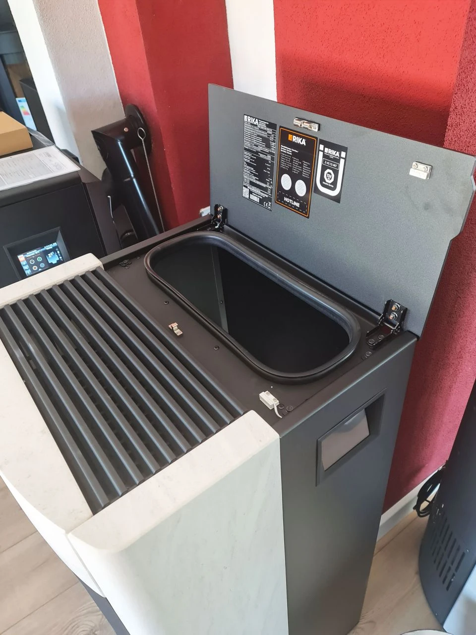 Rika Revo II Pelletofen Ausstellungsstück 6 Rika Revo II Pelletofen Ausstellungsstück – Bild 4